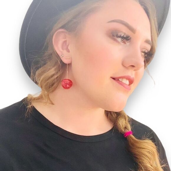 Red Cherry Gold Stem Dangle Earrings NEW - Picture 1 of 4